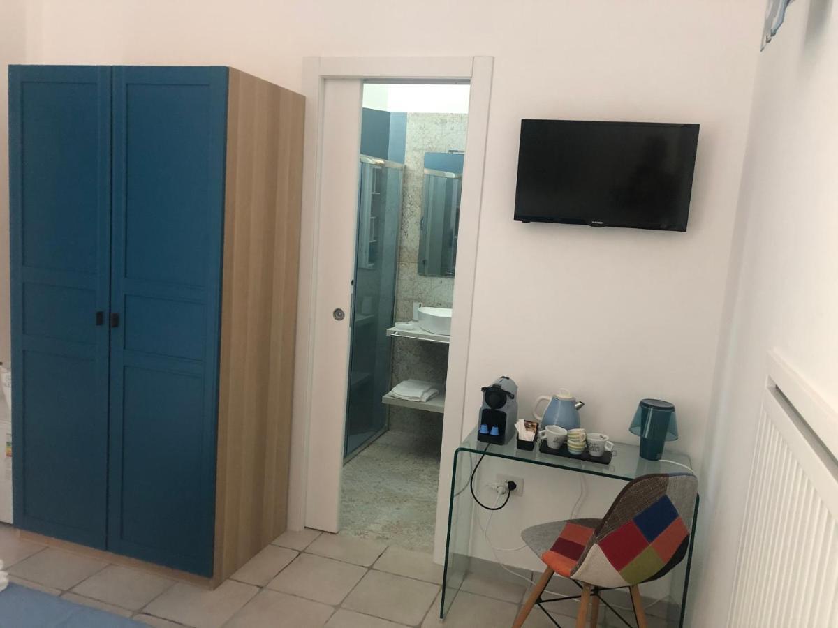 B&B Neptunia Fronte Mare Torre Specchia Ruggeri Exteriör bild