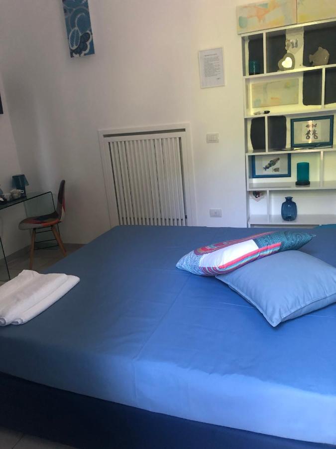 B&B Neptunia Fronte Mare Torre Specchia Ruggeri Exteriör bild