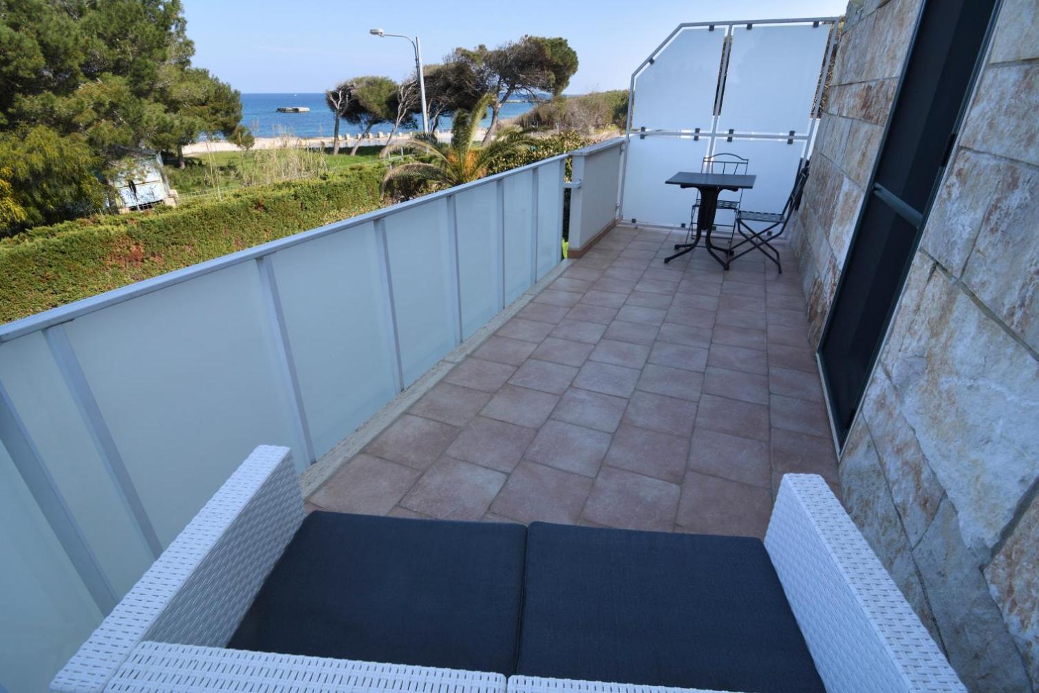 B&B Neptunia Fronte Mare Torre Specchia Ruggeri Exteriör bild