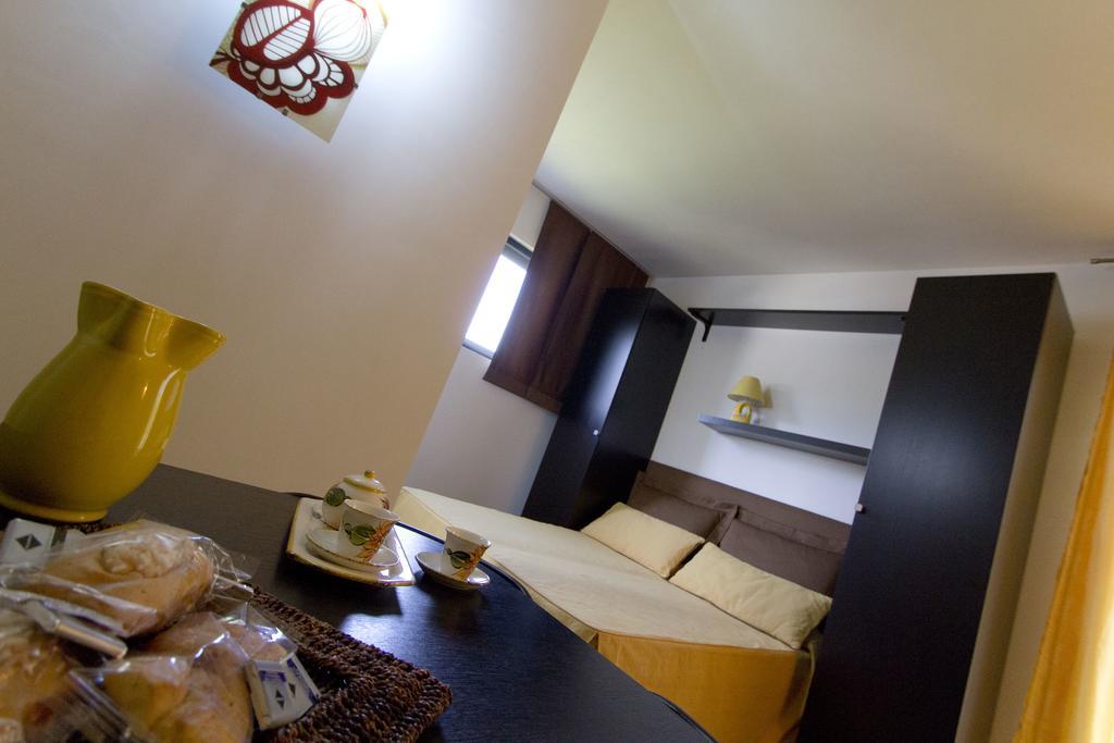 B&B Neptunia Fronte Mare Torre Specchia Ruggeri Exteriör bild