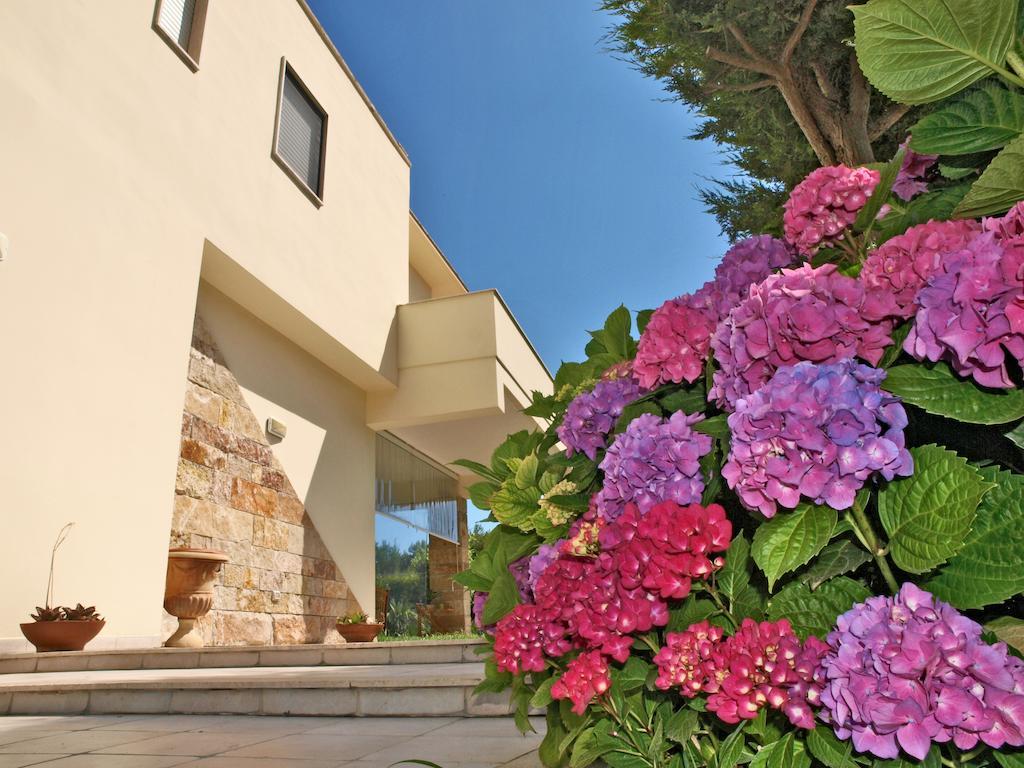 B&B Neptunia Fronte Mare Torre Specchia Ruggeri Exteriör bild